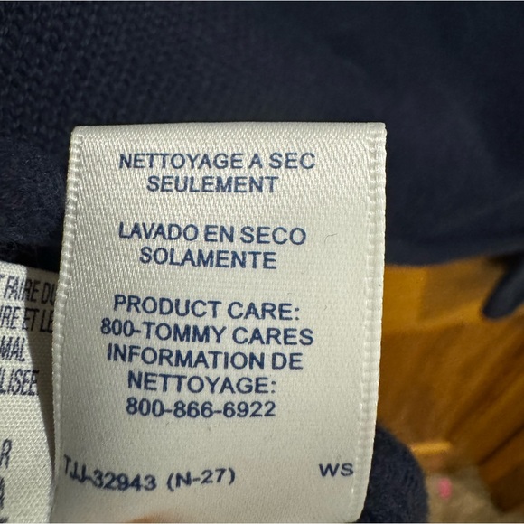 Vintage Tommy Jeans (Hilfiger) Star Front Sweater w/Red Stripes. Rolled hem - Picture 9 of 10